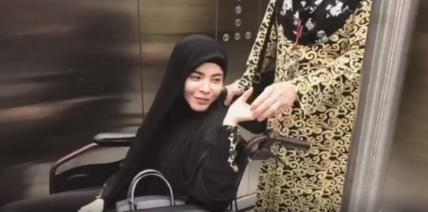 Netizen Sedih Tonton Video Ardell Aryana Berkerusi Roda