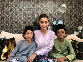 Rita Rudaini Didik Anak Bagi Kucing Jalanan Makan Sebelum Ke Sekolah