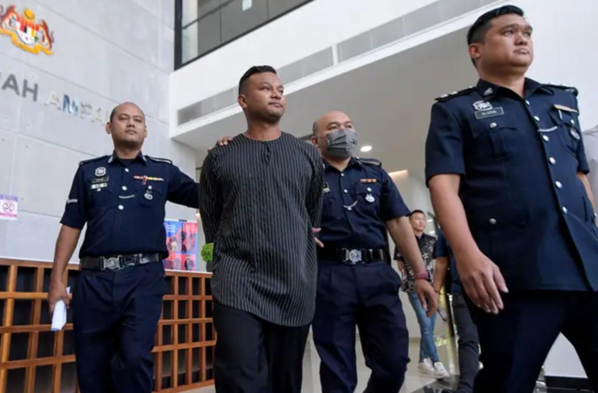 CEO Batu didakwa simpan bahan lucah