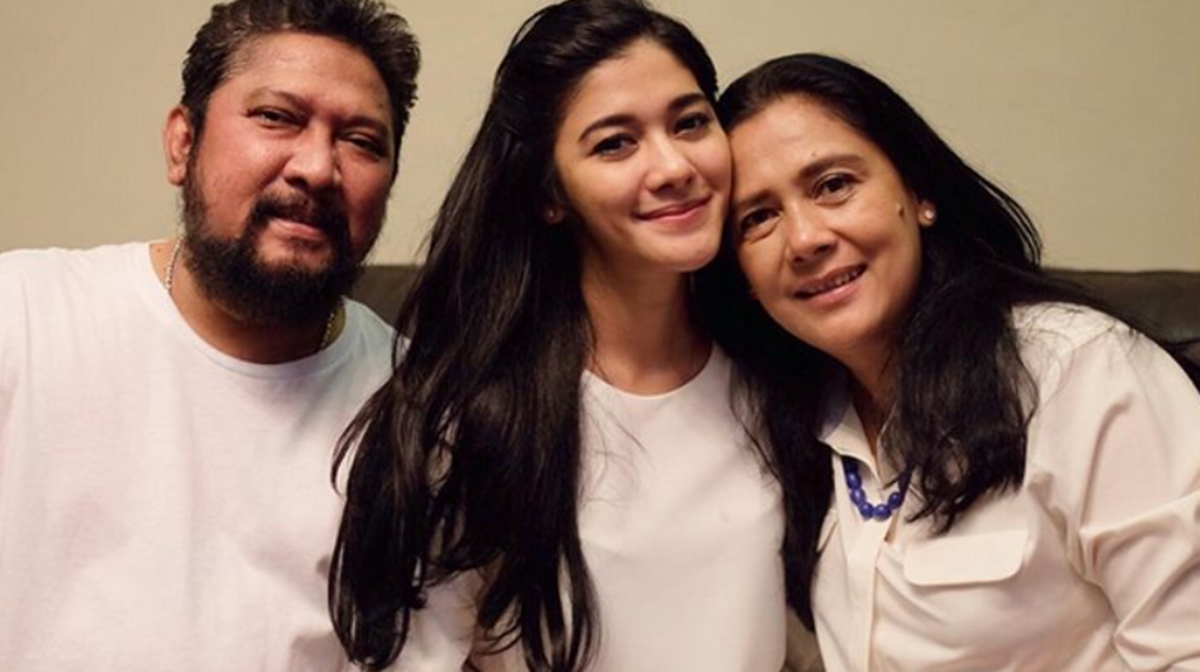 Naysila Mirdad dan ibu bapa
