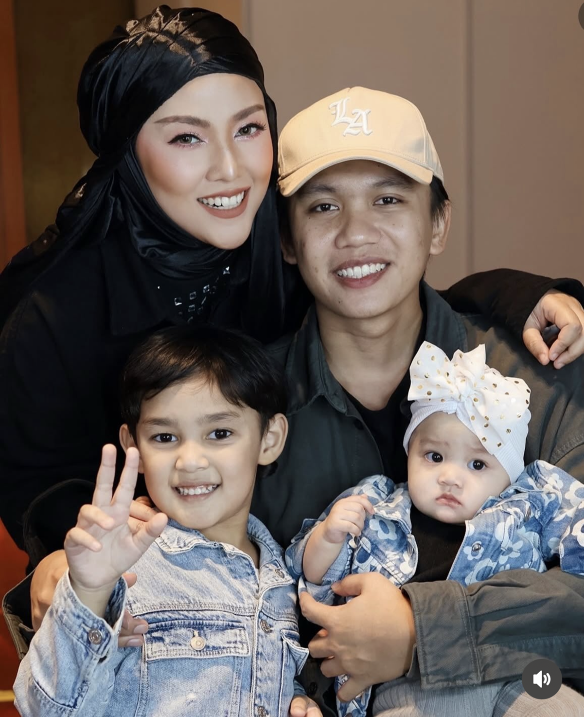 “Sesungguhnya Bukan Semua Yang Bernama Tiri Itu Jahat” – Shila Amzah Ucap Terima Kasih Pada Ubai