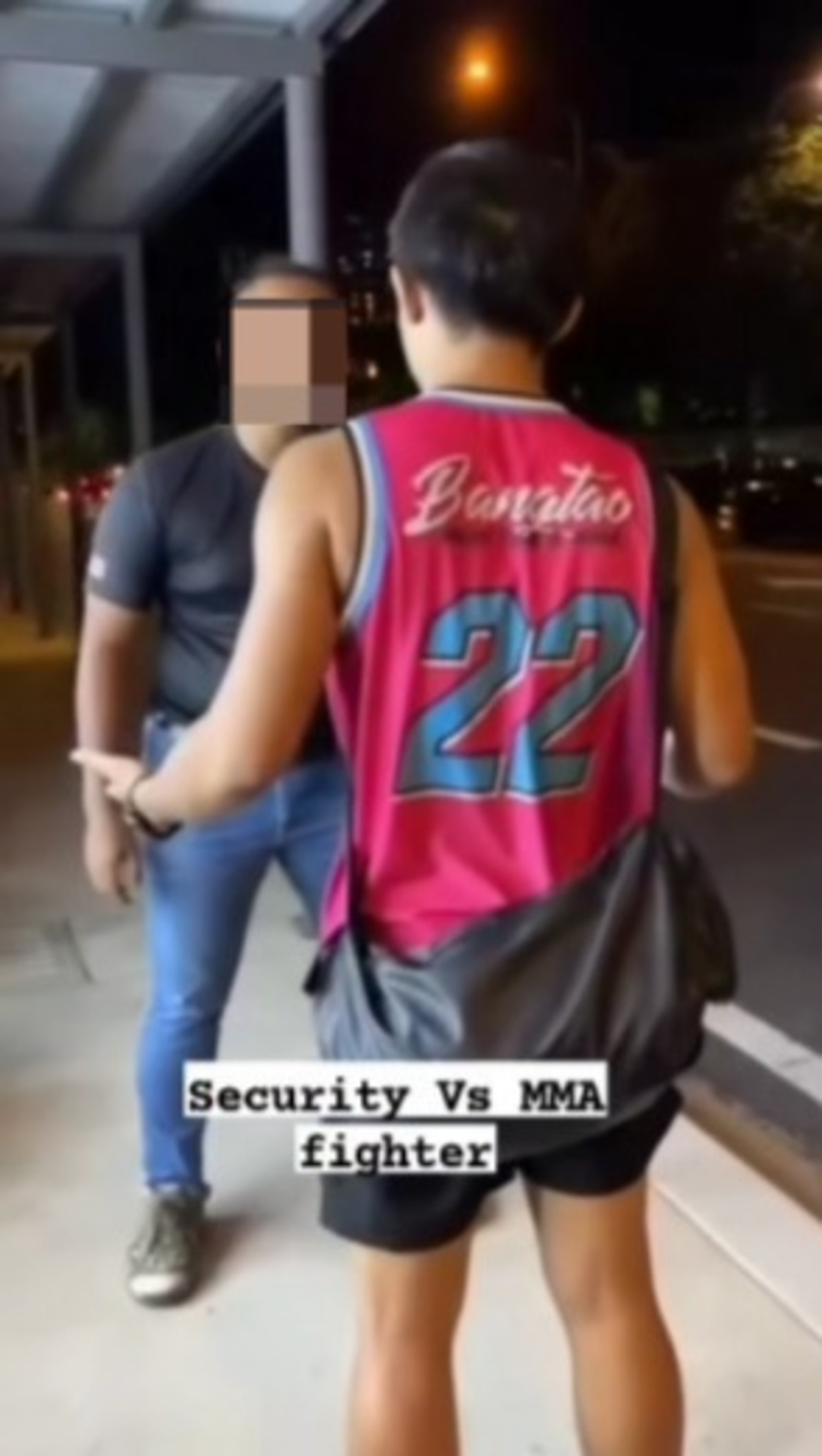 security guard ko kena pukul dengan fighter mma