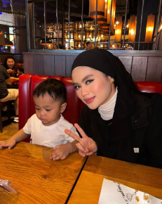 Jasmin Sopeah dan anak