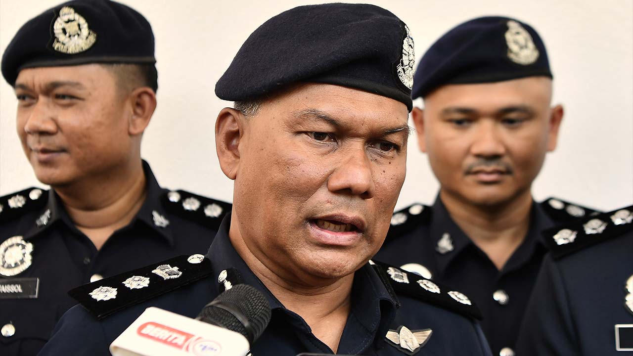 Ketua Polis Daerah Hilir Perak, Asisten Komisioner Dr Bakri Zainal Abidin