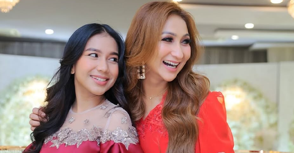 Konon Bayar Mahal Tamatkan Latihan Anak Di Singapore Airlines, Kak KM Dikecam Bongkak – “Dia Tak Tahu Kita Siapa”