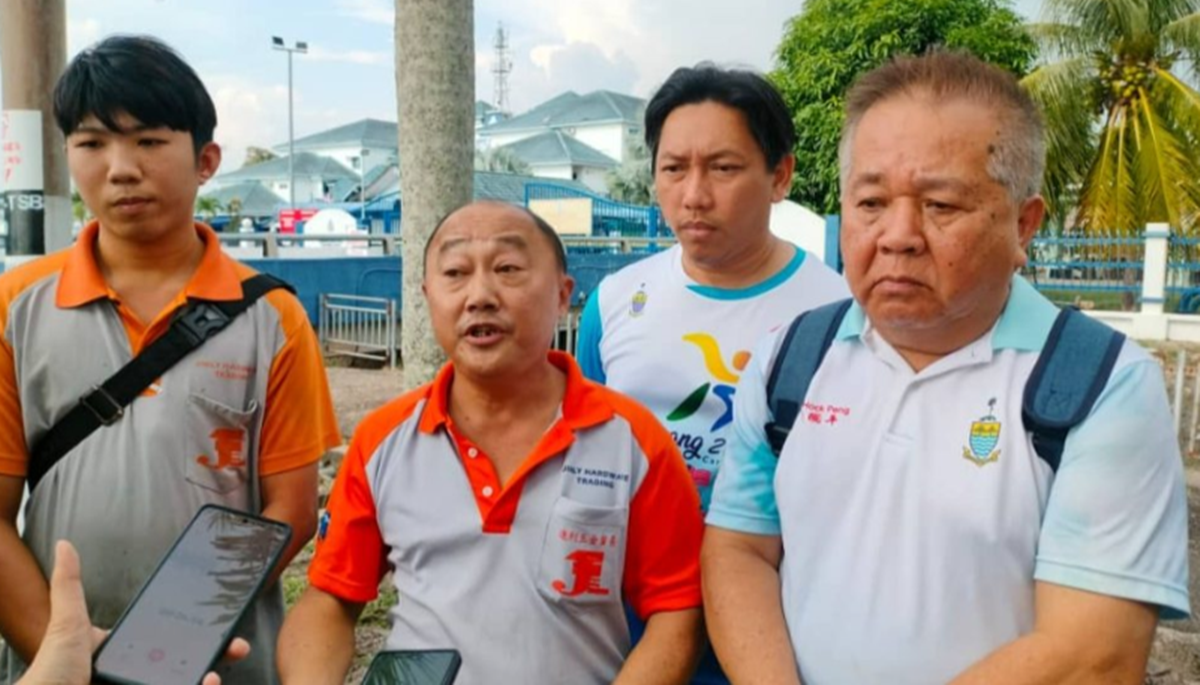pasang bendera terbalik