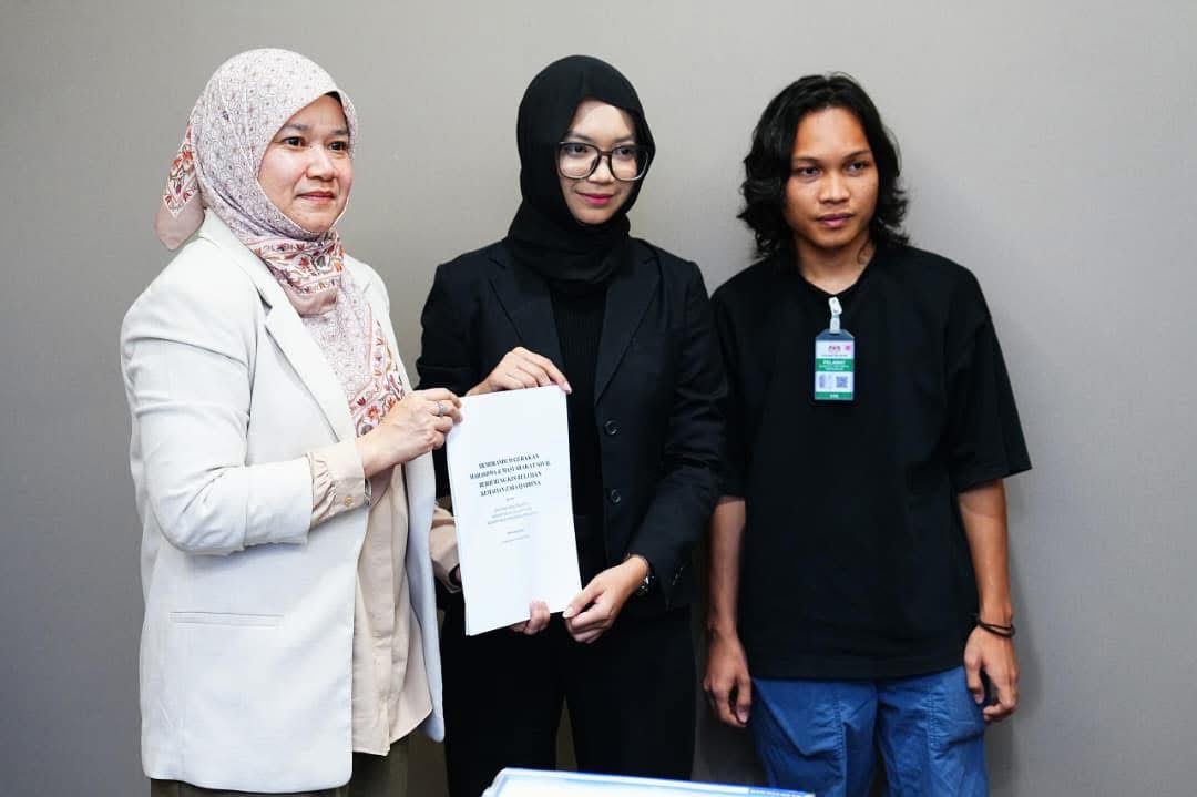 Fadhlina sidek terima memorandum