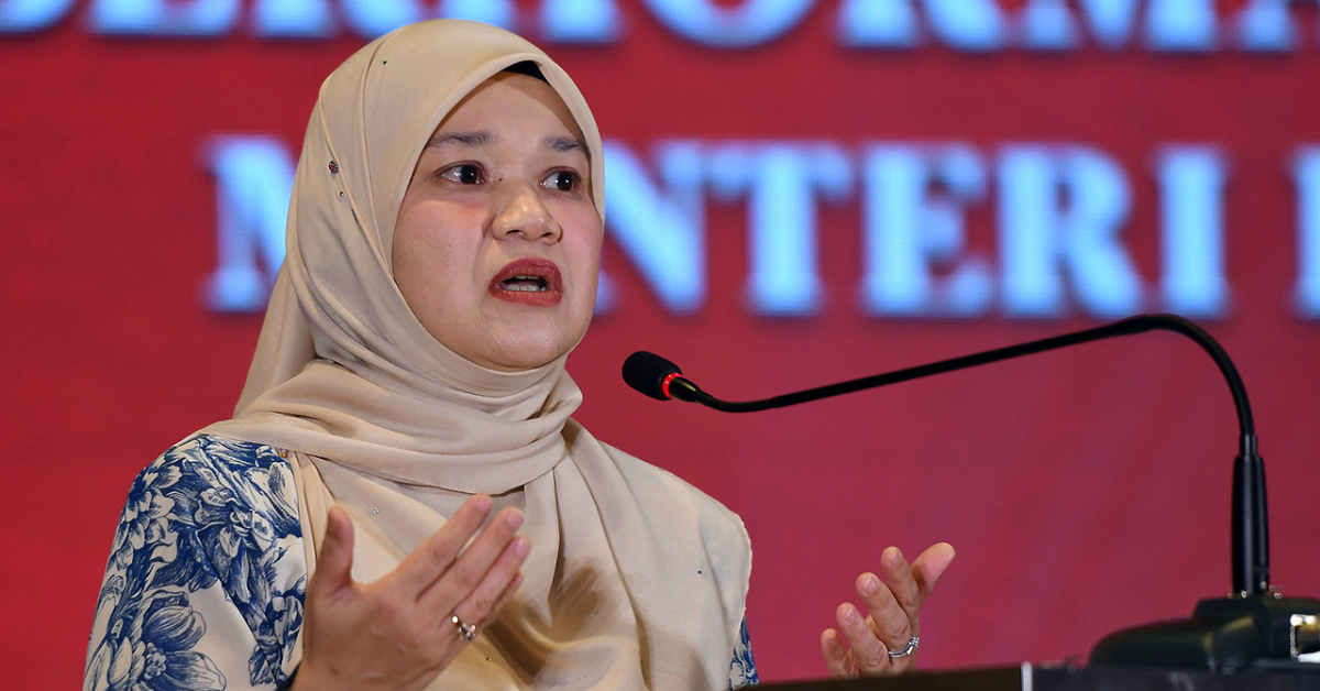 Fadhlina Sidek Umum Jawatan Kosong Guru Tetap, Netizen Sindir Hal Lain – “Jawatan Kosong Menteri Pendidikan Ada Tak?”