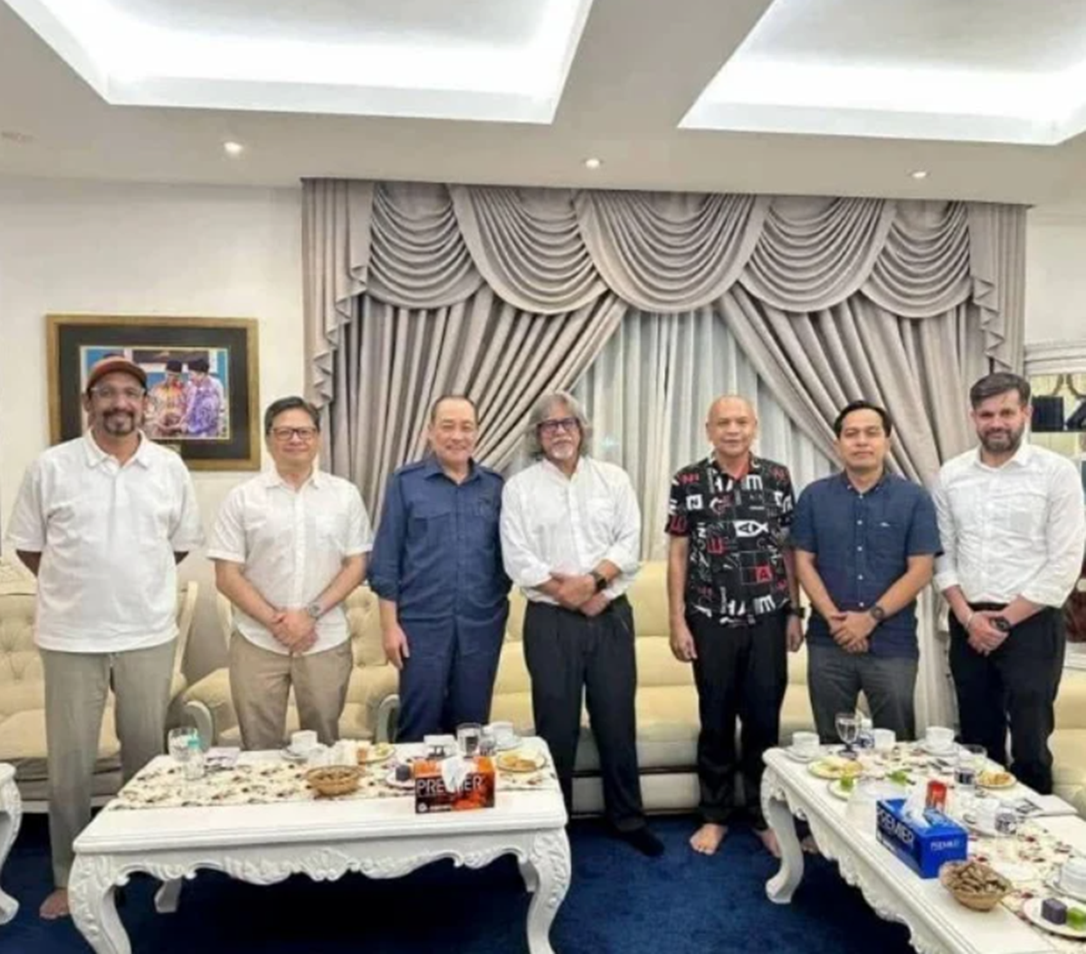 peguam zara qairina bersama datuk ram singh