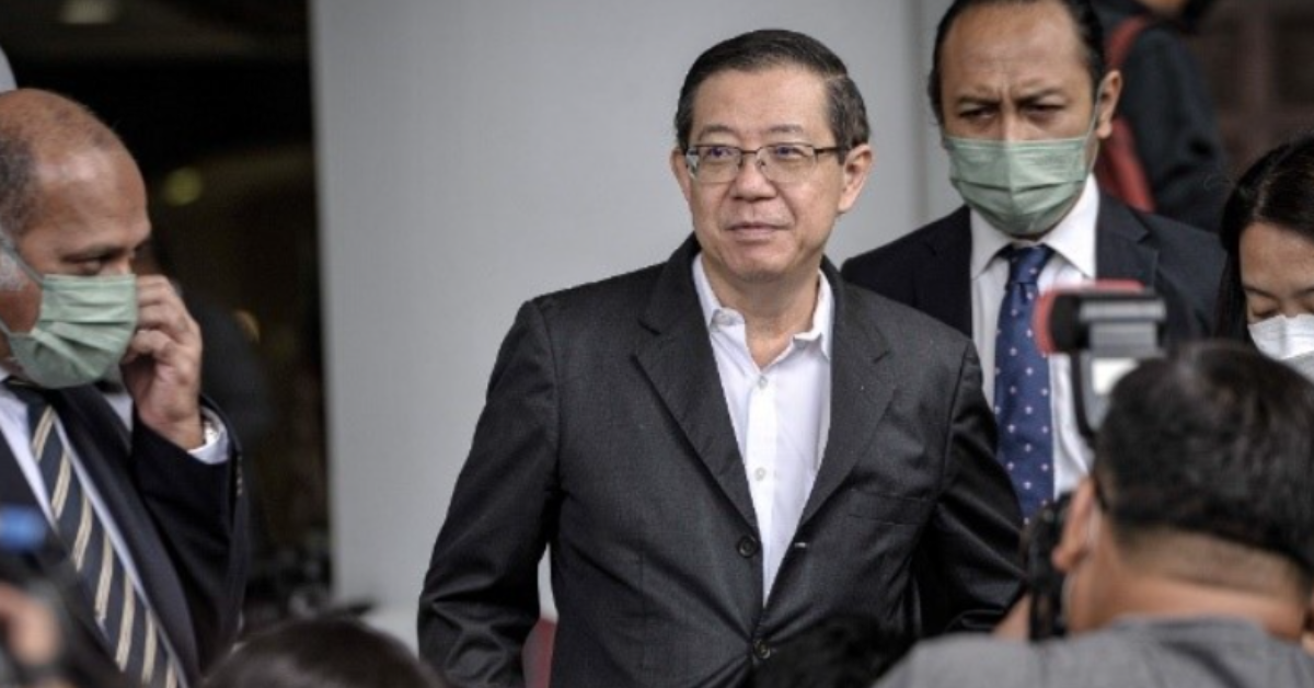 “Lim Guan Eng Sambut Beg Berisi RM1 Juta Guna Tangan Kanan Sambil Tersenyum” – Saksi