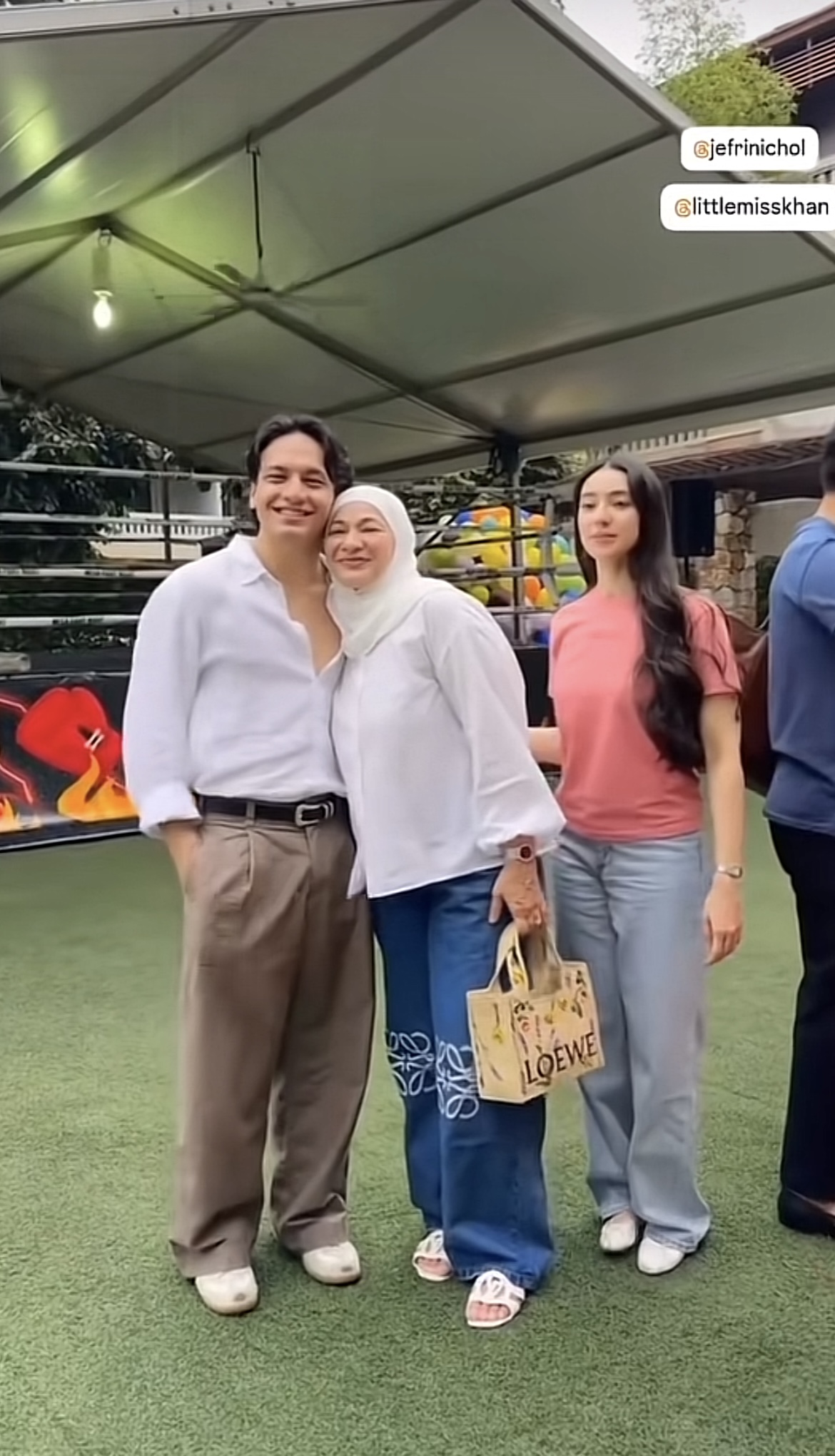 Ibu ameera khan peluk jefri nichol