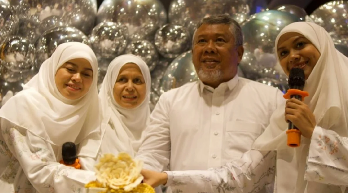 keluarga Heliza dan Hazwani Helmi