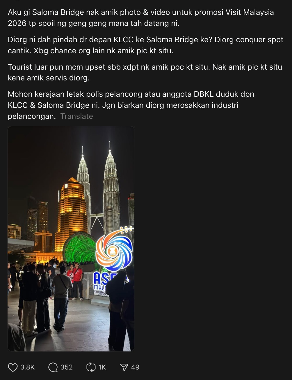 Saloma Bridge dipenuhi ulat gambar