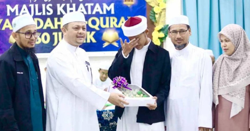 Kebiasaannya Ambil Masa 3 Hari, Pelajar Ini Tamat Syahadah 30 Juzuk Dalam 18 Jam Tanpa Kesalahan – “Sangat Luar Biasa”