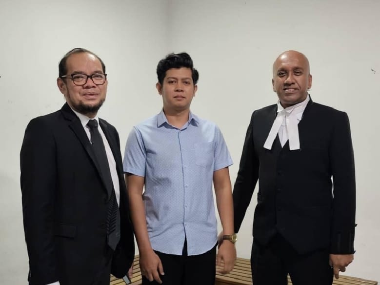 zaimikhwan kekal bebas