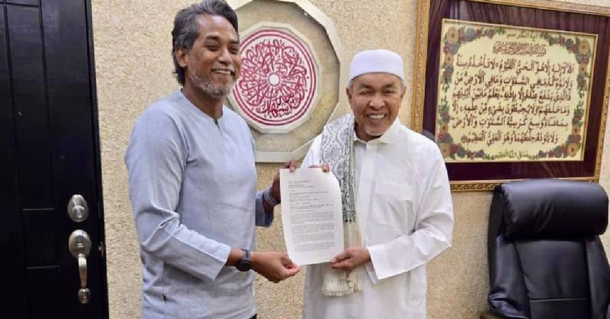 Khairy Jamaluddin Serah Surat Rayuan Kembali Ke Parti UMNO