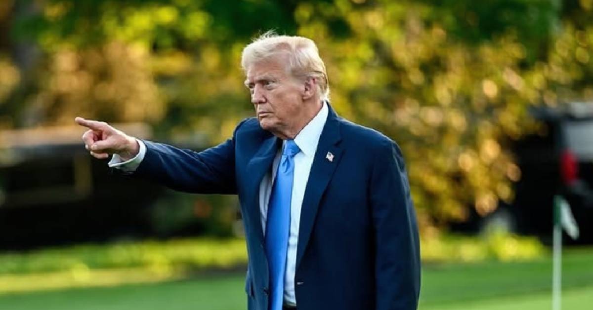 “Buka Selat Itu Manusia Gila Atau Anda Akan Hidup Dalam Neraka! Bersyukur Atas Nama Allah” – Donald Trump ‘Meroyan’ Di Media Sosial