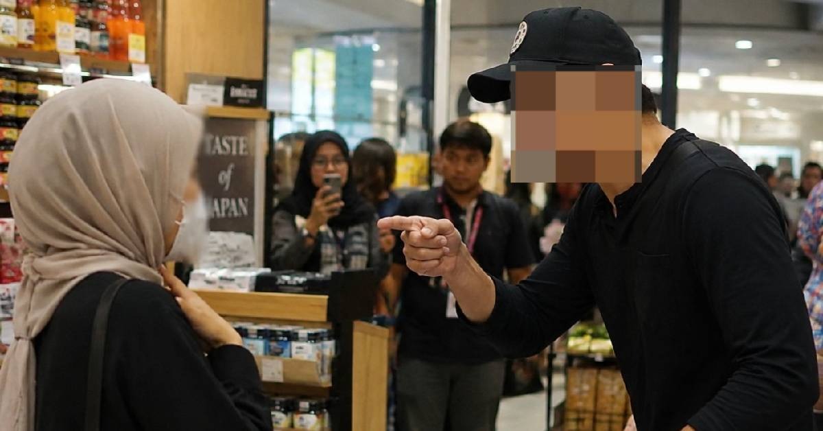“Perasan Nak Mampos Ambil Gambar Dia” – Individu Dakwa Ditengking Pelakon Popular Bernama ‘RR’ Di Kedai