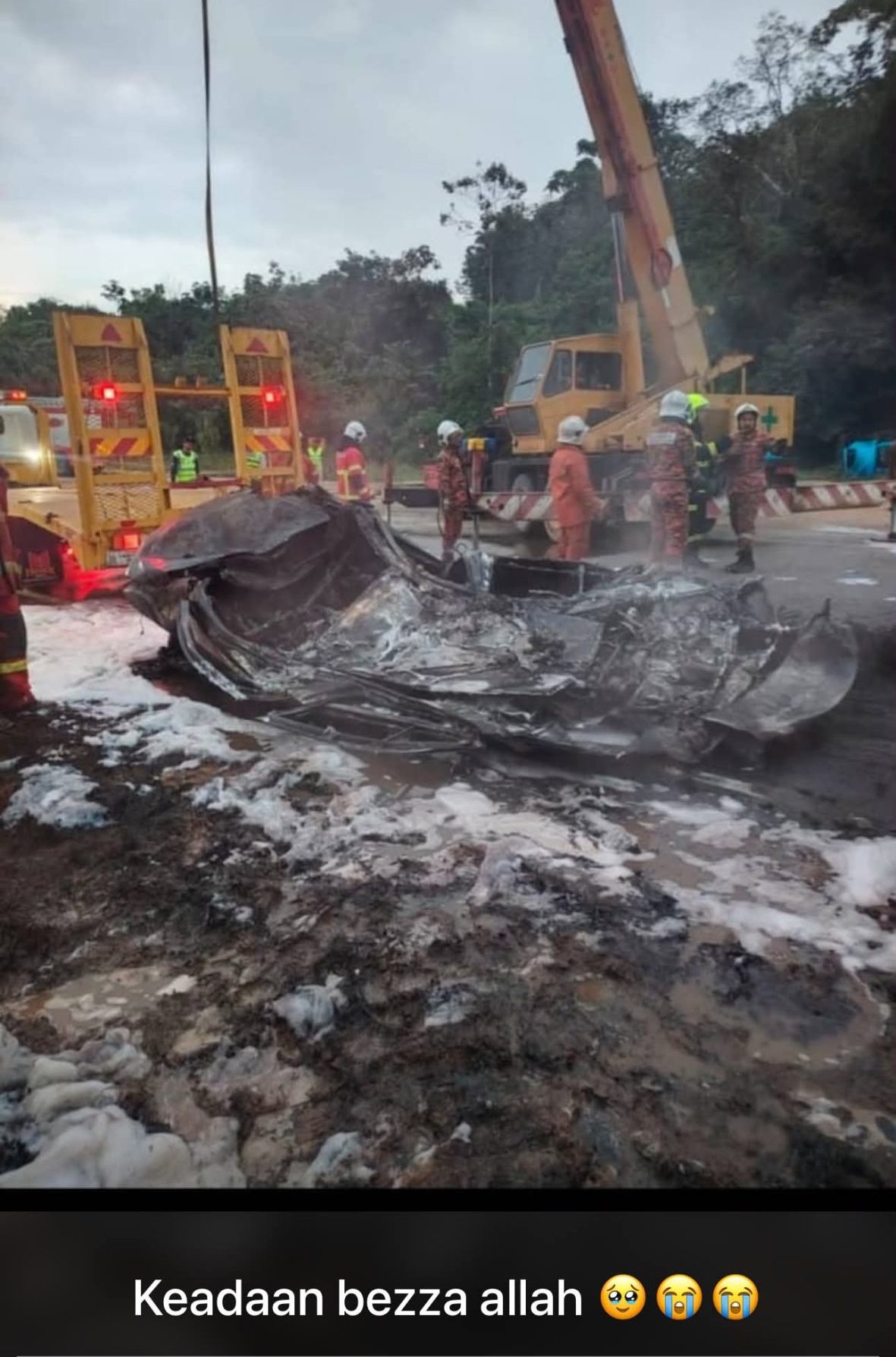 “Tak Ada Rupa Kereta Dah..” – Ibu, Anak Maut Dalam Nahas Kereta Bertembung Lori Tangki Bawa  Diesel Di Temerloh