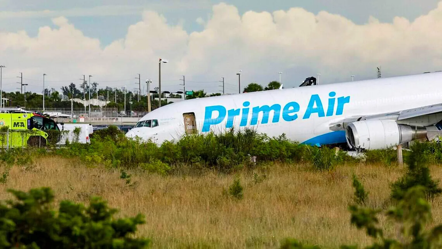 Lima Terkorban, Lima Cedera Pesawat Boeing 767 Terbabas Di Landasan Lapangan Terbang Miami