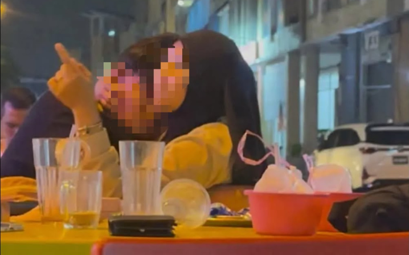 Buat Aksi ‘Menyusu’ Di Tempat Awam, Status Pasangan ‘Couple’ Disiasat JAIM
